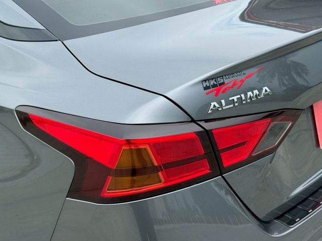 ATIMA 卓越旗艦版  僅跑六萬  全車原鈑件  市場稀有! 跑少 想買ATIMA的別錯過了  第8張相片