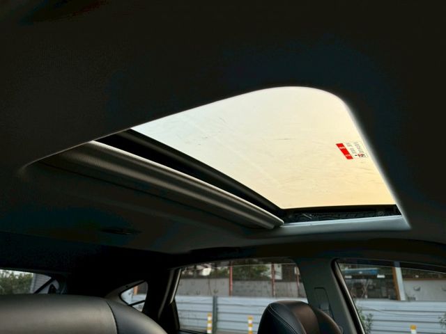 AR 環景版 僅跑6萬公里  全車原鈑件 超便宜  360環景 電尾門 自動停車 電子手剎車  第15張相片