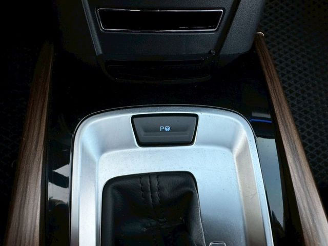 AR 環景版 僅跑6萬公里  全車原鈑件 超便宜  360環景 電尾門 自動停車 電子手剎車  第17張相片