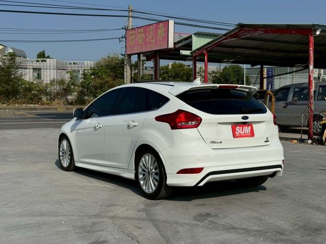 MK3.5 S版 原鈑件  僅跑【9萬公里】 天窗 自動停車 運動套件  車道偏移 換檔撥片 CAR PLAY  第3張相片