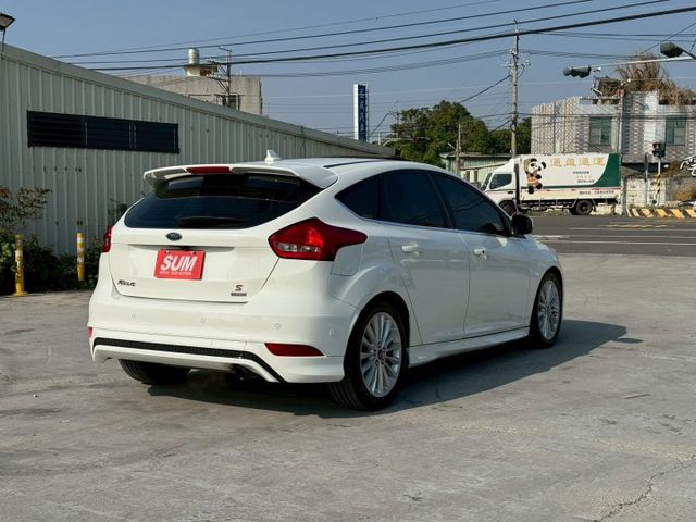 MK3.5 S版 原鈑件  僅跑【9萬公里】 天窗 自動停車 運動套件  車道偏移 換檔撥片 CAR PLAY  第4張相片