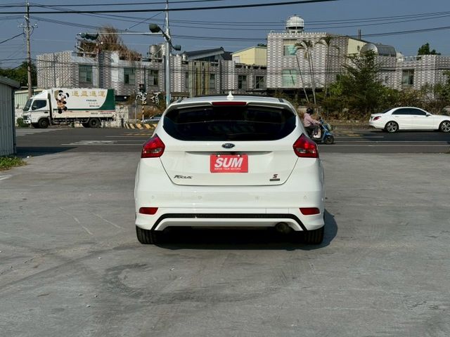 MK3.5 S版 原鈑件  僅跑【9萬公里】 天窗 自動停車 運動套件  車道偏移 換檔撥片 CAR PLAY  第5張相片