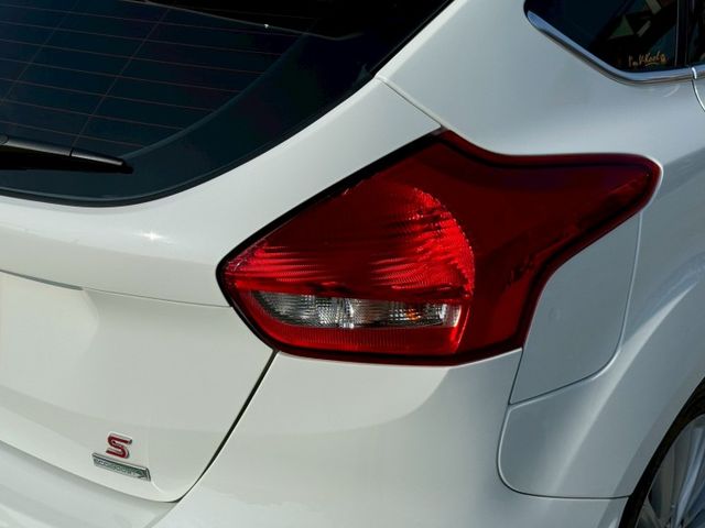 MK3.5 S版 原鈑件  僅跑【9萬公里】 天窗 自動停車 運動套件  車道偏移 換檔撥片 CAR PLAY  第6張相片