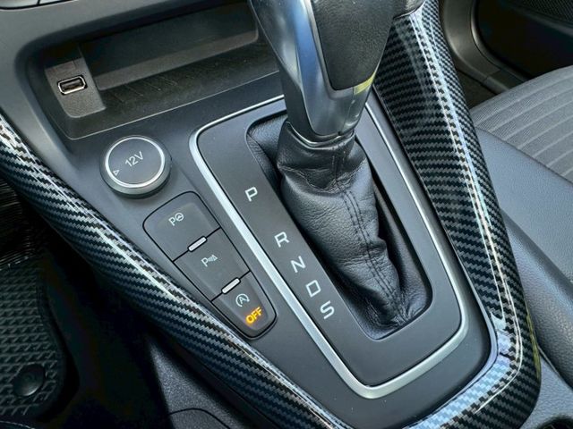 MK3.5 S版 原鈑件  僅跑【9萬公里】 天窗 自動停車 運動套件  車道偏移 換檔撥片 CAR PLAY  第13張相片