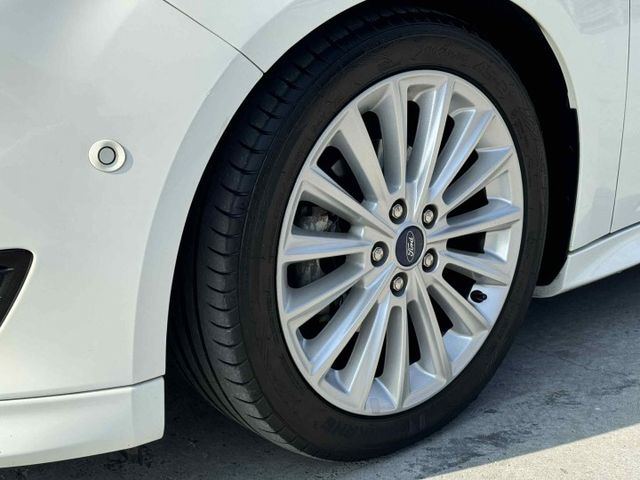 MK3.5 S版 原鈑件  僅跑【9萬公里】 天窗 自動停車 運動套件  車道偏移 換檔撥片 CAR PLAY  第19張相片