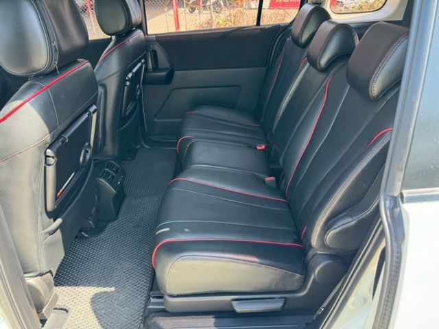 馬5  頂級款  雙電動滑門  僅跑9萬 全車原版件  升級:安卓機  對色 跑少  超稀有物件  第9張相片