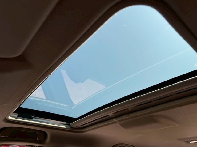 馬5  頂級款  雙電動滑門  僅跑9萬 全車原版件  升級:安卓機  對色 跑少  超稀有物件  第17張相片