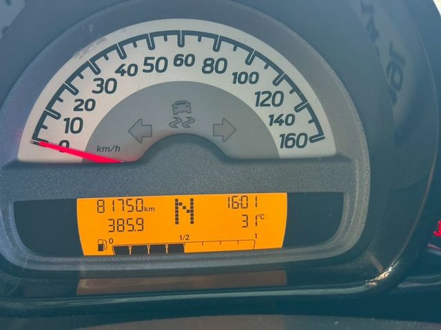 Fortwo  【僅跑八萬公里】】【認證車】  穿梭市區最好用的小車  回頭率超高 超吸睛 超稀有  第7張相片