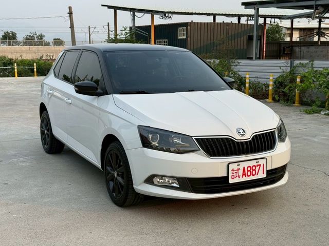 FABIA 僅跑7萬公里   【認證車】年度稅金僅8640元   定速 免鑰匙  循跡  CAR PLAY  第2張相片