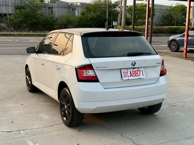 FABIA 僅跑7萬公里   【認證車】年度稅金僅8640元   定速 免鑰匙  循跡  CAR PLAY  第5張相片