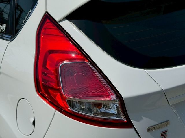 重點! 正時皮帶+水幫浦已預防更新    市區好停車，稅金省 油耗省   代步小車首選安全性也兼具  第9張相片