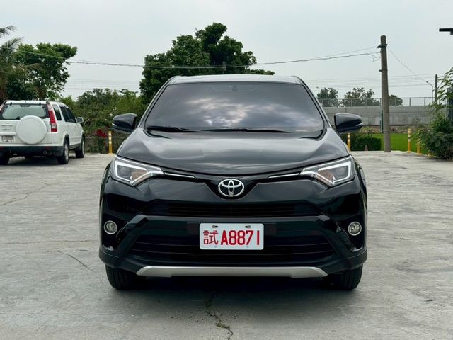 豪華版  僅跑13萬公里 全車原鈑件 Ikey  定速 循跡 LED頭燈  雙恆溫 7安全氣囊  抬頭顯示  第2張相片