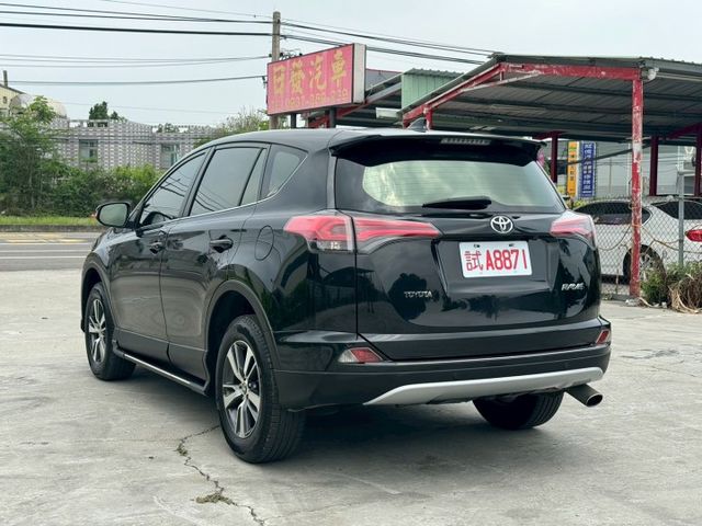 豪華版  僅跑13萬公里 全車原鈑件 Ikey  定速 循跡 LED頭燈  雙恆溫 7安全氣囊  抬頭顯示  第4張相片