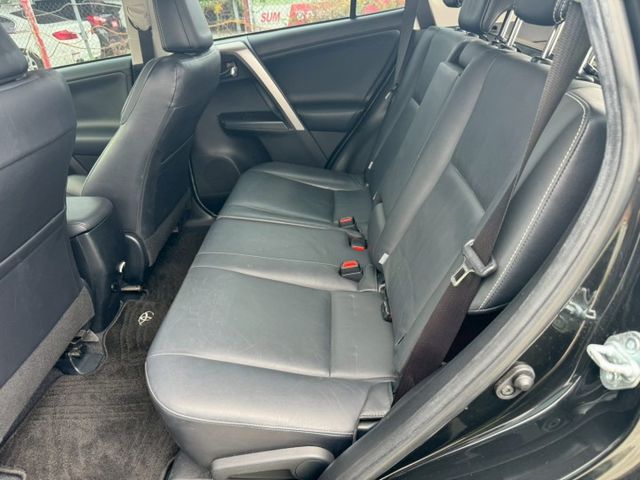 豪華版  僅跑13萬公里 全車原鈑件 Ikey  定速 循跡 LED頭燈  雙恆溫 7安全氣囊  抬頭顯示  第10張相片