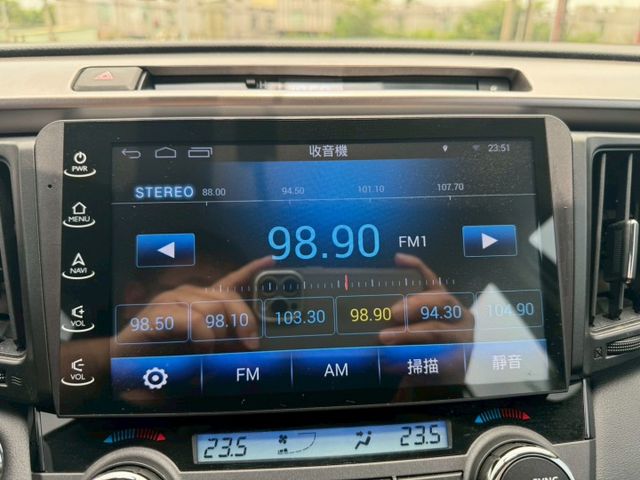 豪華版  僅跑13萬公里 全車原鈑件 Ikey  定速 循跡 LED頭燈  雙恆溫 7安全氣囊  抬頭顯示  第17張相片