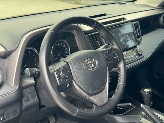 豪華版  僅跑13萬公里 全車原鈑件 Ikey  定速 循跡 LED頭燈  雙恆溫 7安全氣囊  抬頭顯示  第18張相片