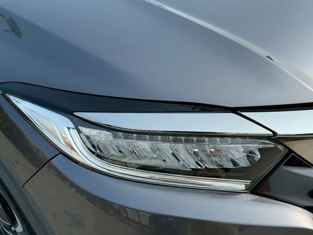 HRV S版  僅跑三萬公里!!! 全車原版件  LED頭燈 換檔撥片  盲點  光感應頭燈 定速 循跡  第8張相片