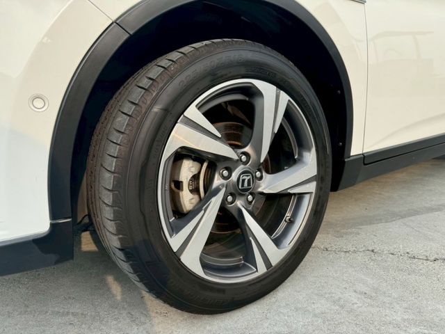 AR 環景版 僅跑6萬公里  全車原鈑件 超便宜  360環景 電尾門 自動停車 電子手剎車  第12張相片