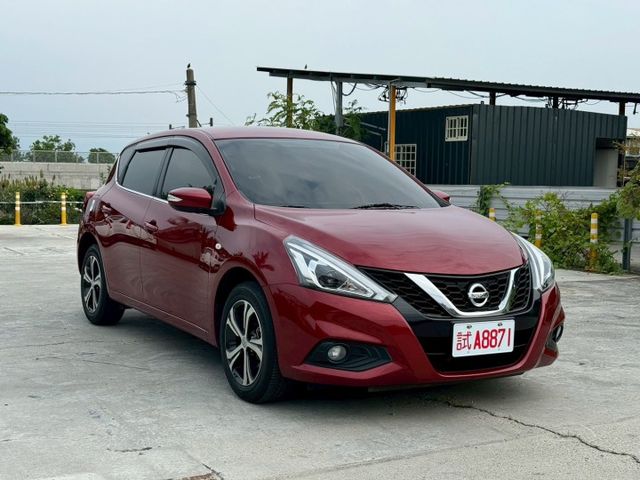 僅跑三萬 市場最低里程!!!  全車原鈑件  定速巡航  免鑰匙啟動  摸門感應  恆溫 盲點偵測  第2張相片