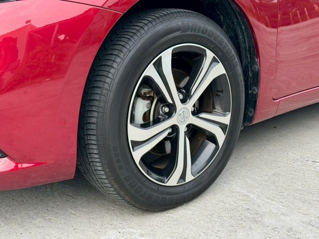 僅跑三萬 市場最低里程!!!  全車原鈑件  定速巡航  免鑰匙啟動  摸門感應  恆溫 盲點偵測  第9張相片