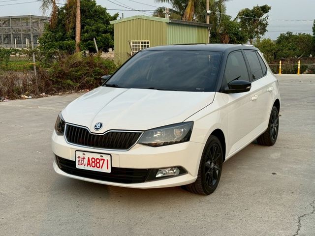 FABIA 僅跑7萬公里   【認證車】年度稅金僅8640元   定速 免鑰匙  循跡  CAR PLAY  第1張相片