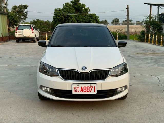 FABIA 僅跑7萬公里   【認證車】年度稅金僅8640元   定速 免鑰匙  循跡  CAR PLAY  第3張相片