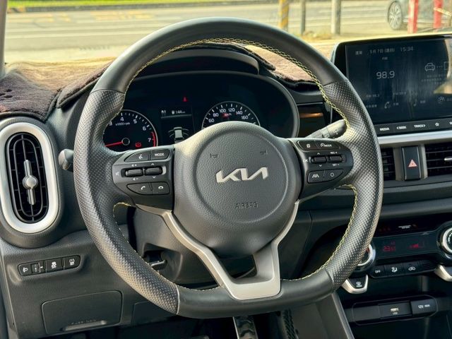 僅跑3萬 小改款 PICANTO X-LINE  全車原鈑件 車道維持 前方主動煞車  7安全氣囊  第11張相片