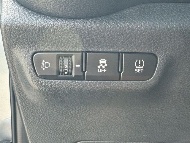 僅跑3萬 小改款 PICANTO X-LINE  全車原鈑件 車道維持 前方主動煞車  7安全氣囊  第15張相片