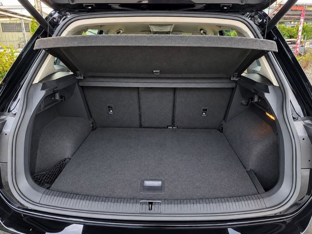 新入庫  正2019年  TIGUAN 280 Elegance版本 僅跑2萬公里 原廠保養 原鈑件 全車無改裝  第9張相片
