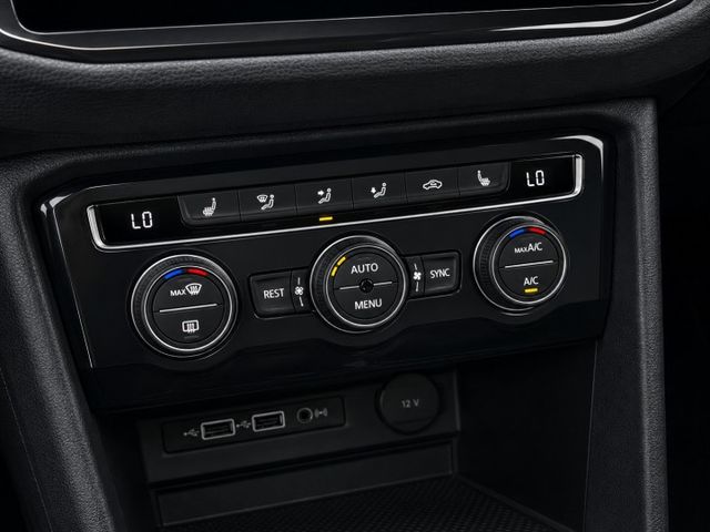 新入庫  正2019年  TIGUAN 280 Elegance版本 僅跑2萬公里 原廠保養 原鈑件 全車無改裝  第13張相片