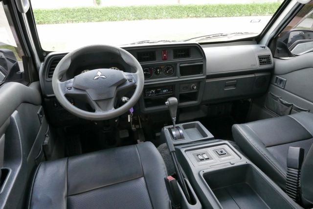 『舒適八人座廂車❖自排輕鬆駕馭❖定速』SRS安全氣囊｜盲點偵測｜光感應頭燈｜車身穩定｜循跡防滑｜斜坡起步｜胎壓偵測｜貨車  第6張相片