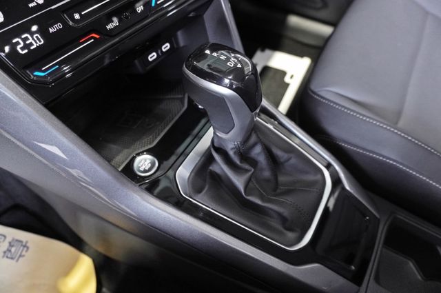 『小改款TSI Style版❖莫蘭迪綠❖全速域ACC』6安｜盲點｜雙系統CARPLAY｜LED頭燈｜車道偏移、維持  第15張相片