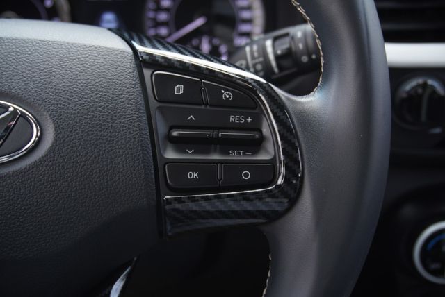 『限量特殊色超圈粉❖頂規GLC❖僅跑2萬4』定速巡航｜雙系統CARPLAY｜車道偏移｜主動煞停｜無線充電｜倒車顯影  第11張相片