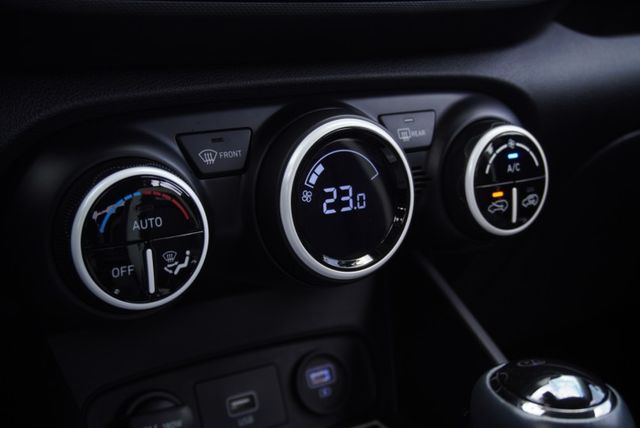 『限量特殊色超圈粉❖頂規GLC❖僅跑2萬4』定速巡航｜雙系統CARPLAY｜車道偏移｜主動煞停｜無線充電｜倒車顯影  第13張相片