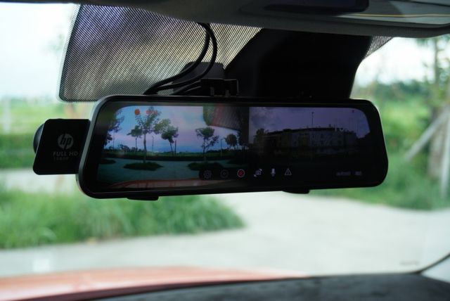 『限量特殊色超圈粉❖頂規GLC❖僅跑2萬4』定速巡航｜雙系統CARPLAY｜車道偏移｜主動煞停｜無線充電｜倒車顯影  第15張相片