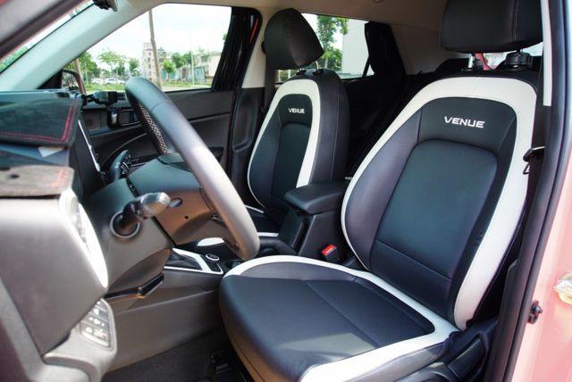 『限量特殊色超圈粉❖頂規GLC❖僅跑2萬4』定速巡航｜雙系統CARPLAY｜車道偏移｜主動煞停｜無線充電｜倒車顯影  第18張相片