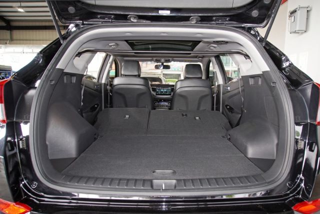 『汽油尊貴Turbo版❖全景天窗』LED頭燈｜6安｜電動座椅｜倒車顯影｜雙離合器｜17吋鋁圈｜定速巡航  第10張相片