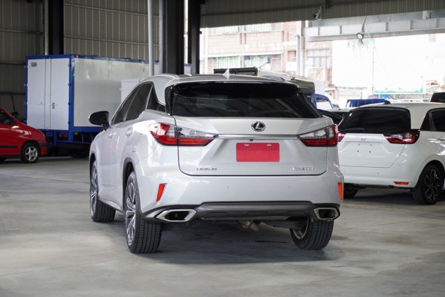 『更換4顆全新米其林輪胎❖感應式定速定距❖360環景』QI無線充電板｜10安｜盲點｜主動安全防護｜車道偏移｜雙前電動座椅  第3張相片