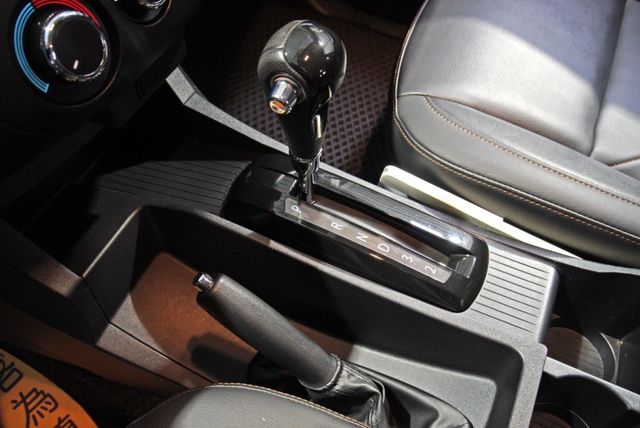 『僅跑2萬8❖五人座廂式』定速巡航｜循跡防滑｜雙安全氣囊｜光感應頭燈｜倒車顯影｜前後行車紀錄器｜藍芽音響  第12張相片