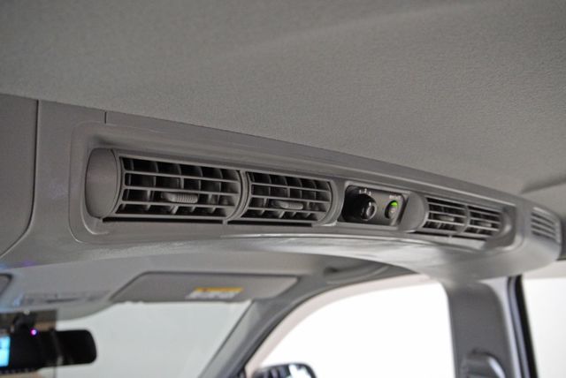 『僅跑2萬8❖五人座廂式』定速巡航｜循跡防滑｜雙安全氣囊｜光感應頭燈｜倒車顯影｜前後行車紀錄器｜藍芽音響  第18張相片