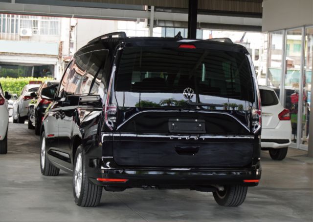 『僅跑1萬9❖渦輪柴油引擎❖全速域ACC跟車』車道維持輔助｜6安｜駕駛疲勞偵測｜倒車顯影｜雙側滑門｜雙系統CARPLAY  第3張相片