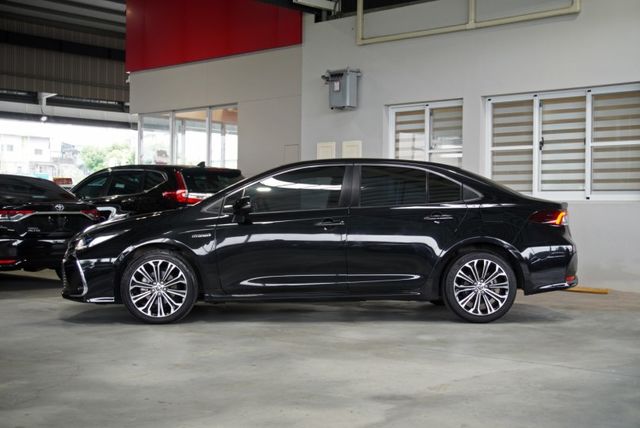 『內行的都選❖油電 旗艦版』360度環景｜CARPLAY｜ACC全速域跟車｜7安｜車道偏移｜衛星導航  第4張相片