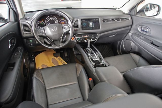 『九大主動安全系統❖LED星鑽頭燈』定速巡航｜6安｜CARPLAY｜導航｜倒車顯影｜換檔撥片｜倒車顯影｜休旅 SRV  第6張相片