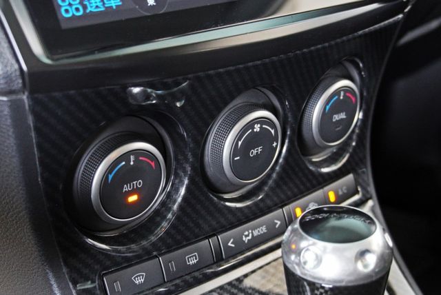 『舒適跑車座椅❖IKEY一鍵啟閉系統』定速巡航｜SRS安全氣囊｜雙區恆溫空調｜電動天窗｜F1換檔快撥｜5門 馬3  第13張相片