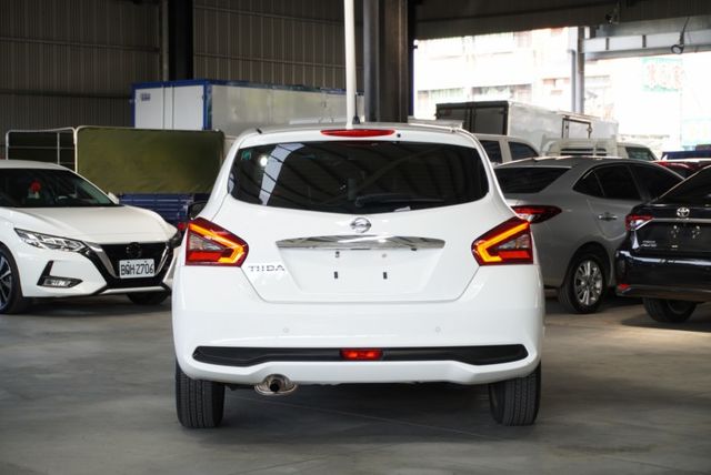 『僅跑1萬7❖智慧影音主機』循跡防滑｜6安｜雙系統CARPLAY｜光感應頭燈｜倒車顯影｜行車紀錄器  第4張相片