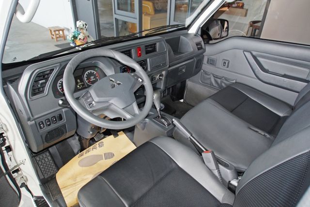 『可調式升降篷❖定速巡航❖僅跑3萬3』循跡防滑｜藍芽｜倒車顯影｜前後行車紀錄器｜自排｜貨車  第6張相片