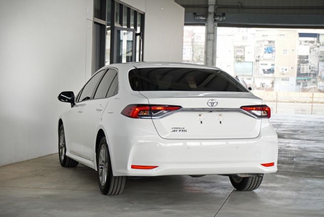 『TSS安全防護系統❖僅跑2萬2』預警式防護｜7安｜全速域定速跟車｜倒車顯影｜車道偏移｜智慧遠光燈｜房車  第3張相片