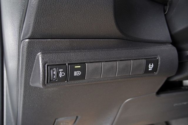 『TSS安全防護系統❖僅跑2萬2』預警式防護｜7安｜全速域定速跟車｜倒車顯影｜車道偏移｜智慧遠光燈｜房車  第12張相片