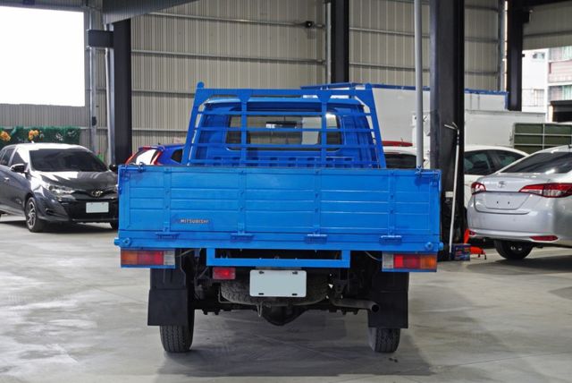 『僅跑7萬5❖車況佳』三人座舒適大空間｜冷暖空調｜迴轉半徑僅4.9尺｜霧燈｜頭燈水平調整｜貨車  第4張相片