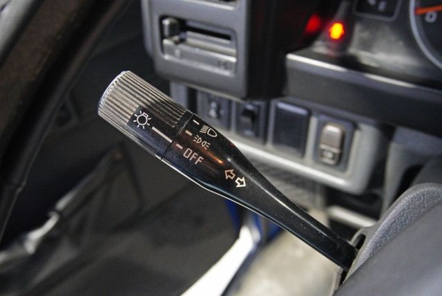 『僅跑7萬5❖車況佳』三人座舒適大空間｜冷暖空調｜迴轉半徑僅4.9尺｜霧燈｜頭燈水平調整｜貨車  第9張相片